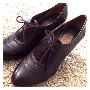 Ann Taylor LOFT Oxford Heels, size 6 1/2