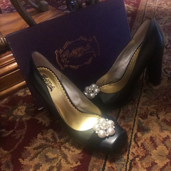 Hale Bob Black Leather Heels