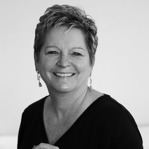 Meet your Posher, Dena
