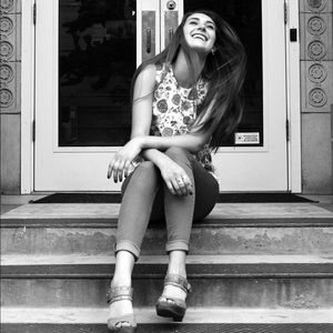 Meet your Posher, Olivia