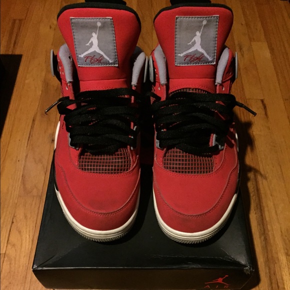 Jordan Retro 4 "Toro Bravo" - Picture 1 of 4