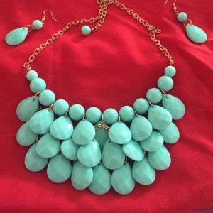 Mint green necklace bliss
