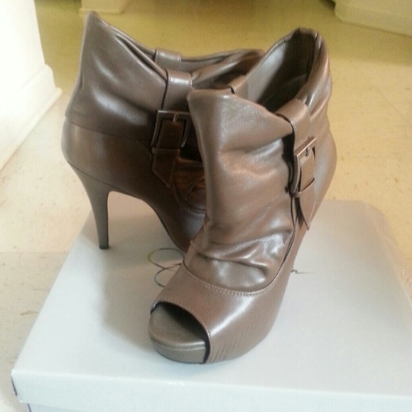 *final markdown *Jessica Simspon Bootie!!
