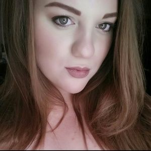 Meet your Posher, Carlyn