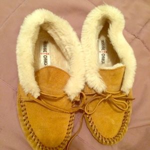 Minnetonka moccasins almost new