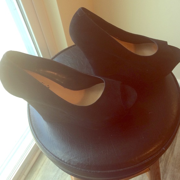 Candie's wedges heals