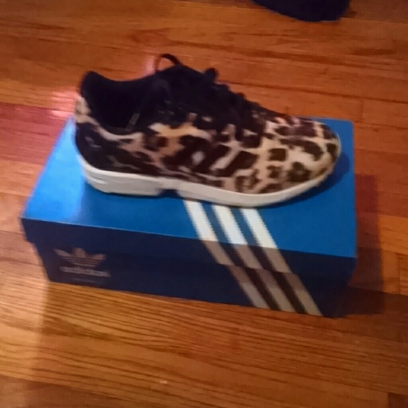 Adidas Tennis shoes - Picture 1 of 3