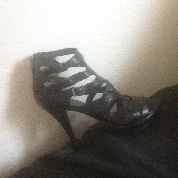 Guess By G