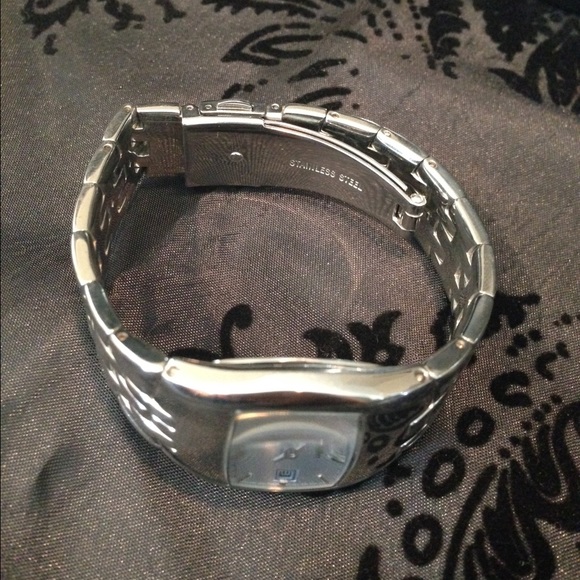 Watch - Picture 3 of 3