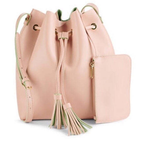 Steve Madden Handbags - Steve Madden Blush Tassel Bucket Tote