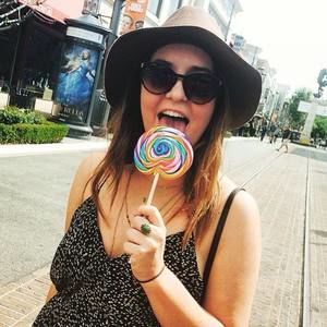 Meet your Posher, Laura