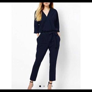 NWOT Navy blue jumper!