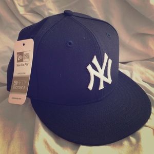 Ladies Yankees MLB Team Cap.