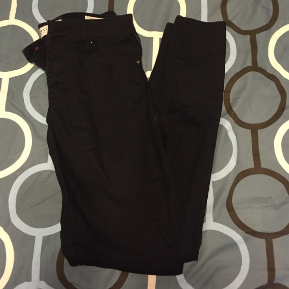 Bullhead Black High Rise Super Skinny Jeans