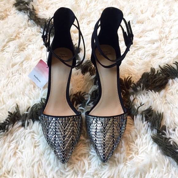 Zara Shoes - 😍Zara Mid Heel Pointed Toe Ankle Strap Heel