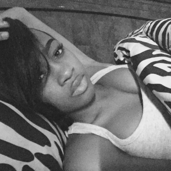 Meet your Posher, Linoda