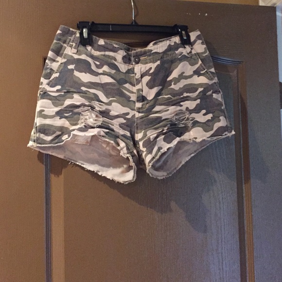 Bdg camo shorts by bdg