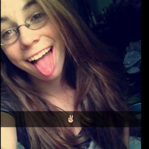 Meet your Posher, Casey