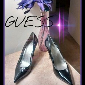 Guess Pumps