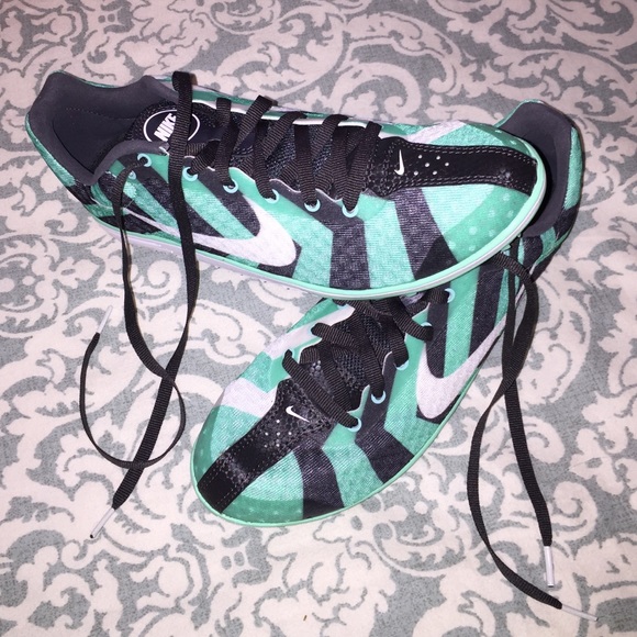 LiMiTED EDiTiON NiKE RUNNiNG TRACK CLEATS👟✔️