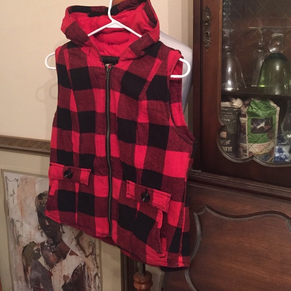 Young Ladies Short Sleeve Plaid Hoodie - Picture 2 of 4