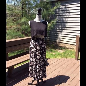 🌸HOST PICK🌸Floral Vintage Skirt