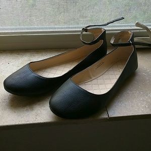 Ankle strap gold accent Modcloth flats