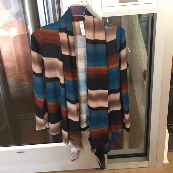 Sweater - Picture 1 of 2