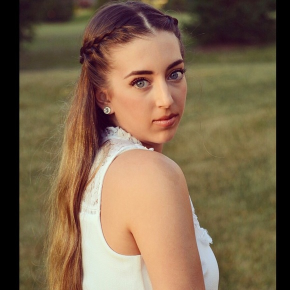 Meet your Posher, Leah - Picture 2 of 2