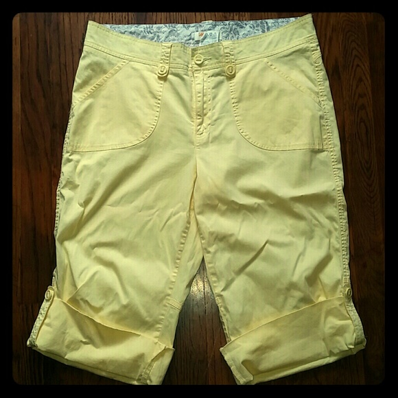 Yellow 'Lee One True Fit' Capri Pants Size 16