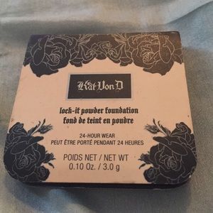 Kat Von D lock it powder foundation