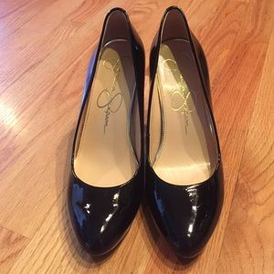 Jessica Simpson black patent leather pumps