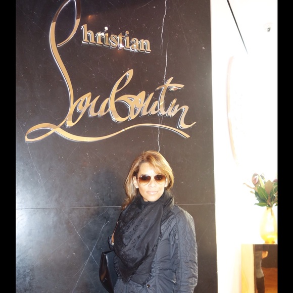 Meet your Posher, Samantha - Picture 2 of 3