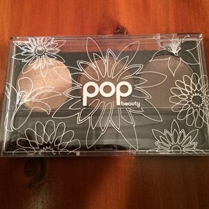 Pop beauty eyeshadow trio