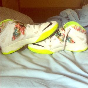 Nike Lebron Zoom Soldier 9's