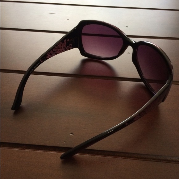 SOLD! - Picture 2 of 4