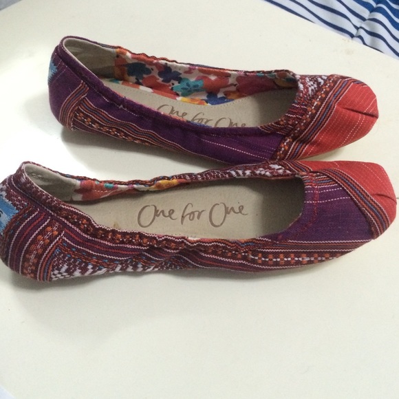 Toms size 8