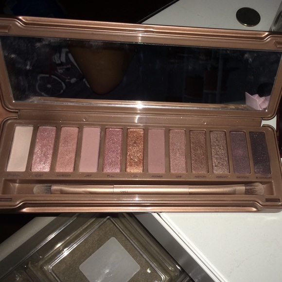 Naked 3 palette