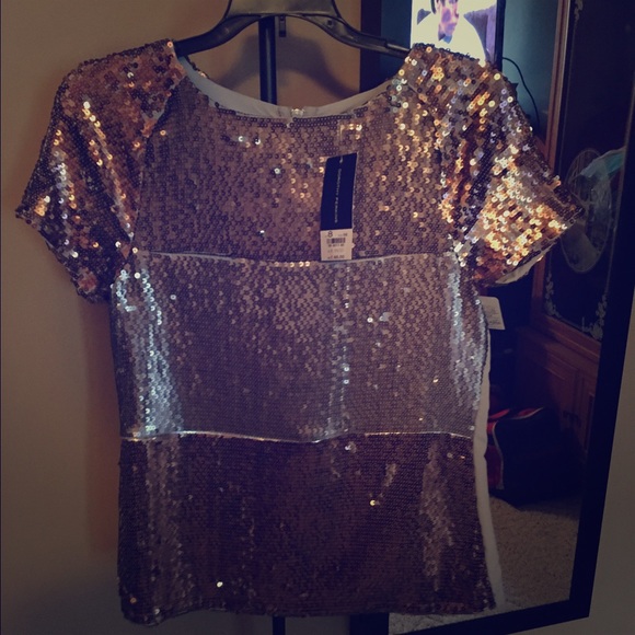 Beautiful Dorothy Perkins embellished top!