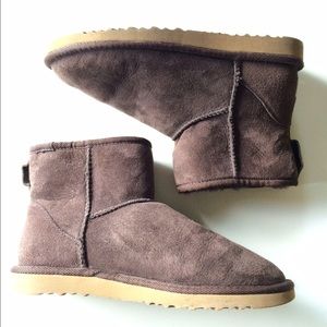 Like new UGG chocolate brown mini booties SZ 6