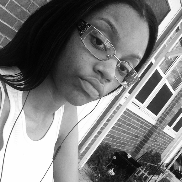 Meet your Posher, Taniya