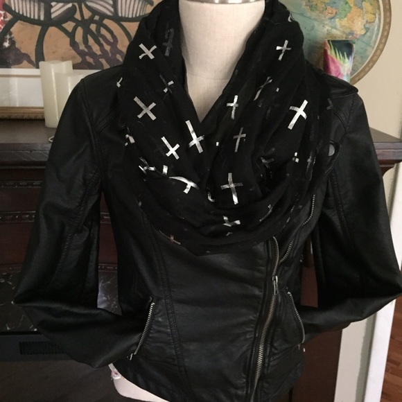 NWOT Scarf/wrap with metallic crosses - Picture 1 of 1
