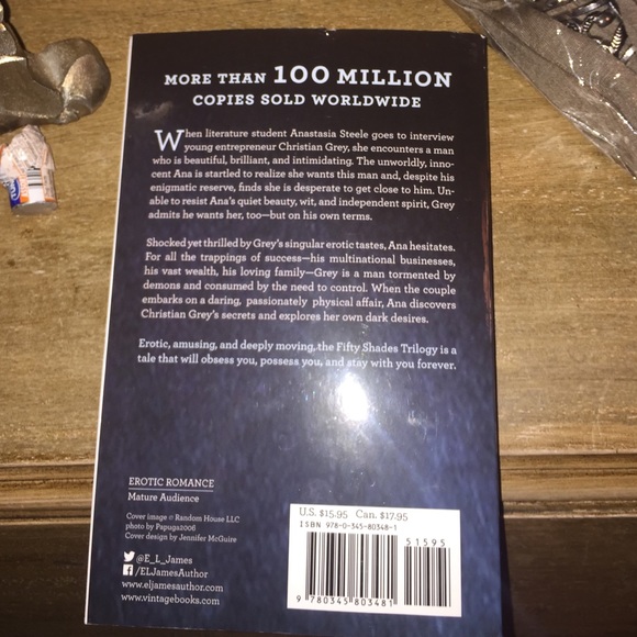 Brand new copy of Fifty Shades of Grey by EL James - Picture 2 of 3