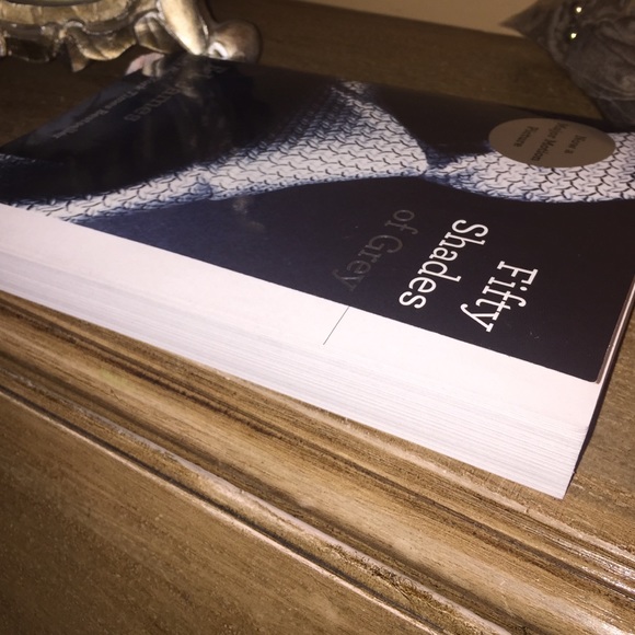 Brand new copy of Fifty Shades of Grey by EL James - Picture 3 of 3
