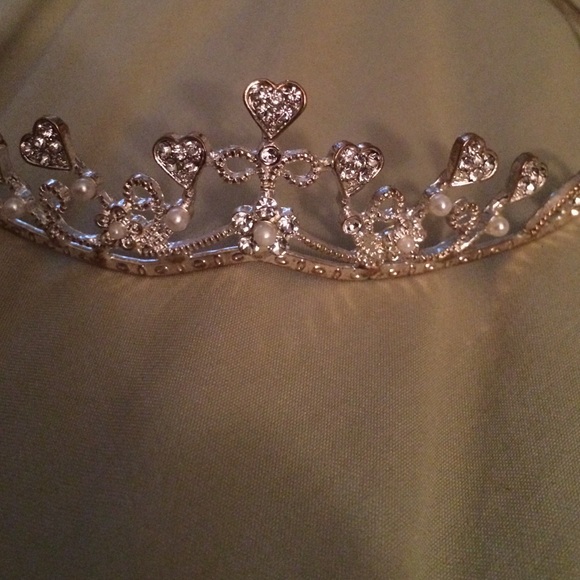 Bridal pearl and crystal clusters tiara