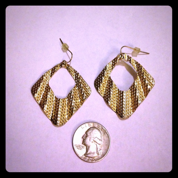 Lia Sophia "Heat Wave" earrings - Picture 1 of 1