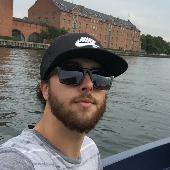 Meet your Posher, Zach