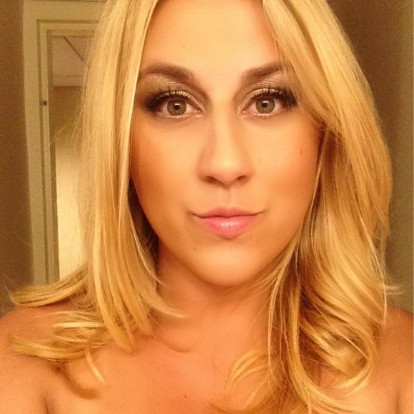 Meet your Posher, Janina