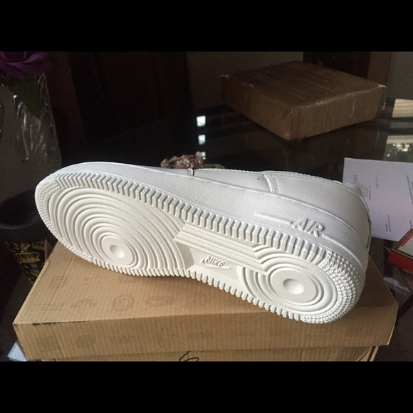 Nike - Picture 2 of 3