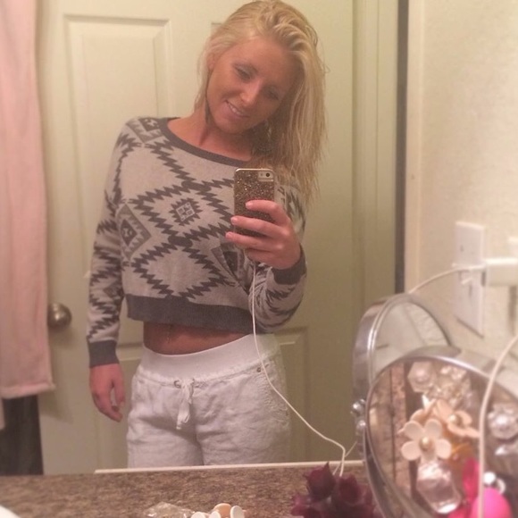Heart n Crush Sweaters - Beautiful short sweater.
